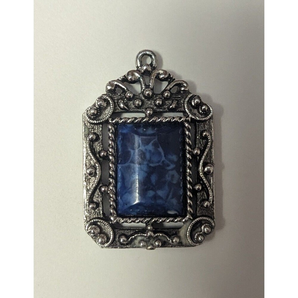 Vintage 1974 Sarah Coventry Roman Holiday Pendant Blue And Silver